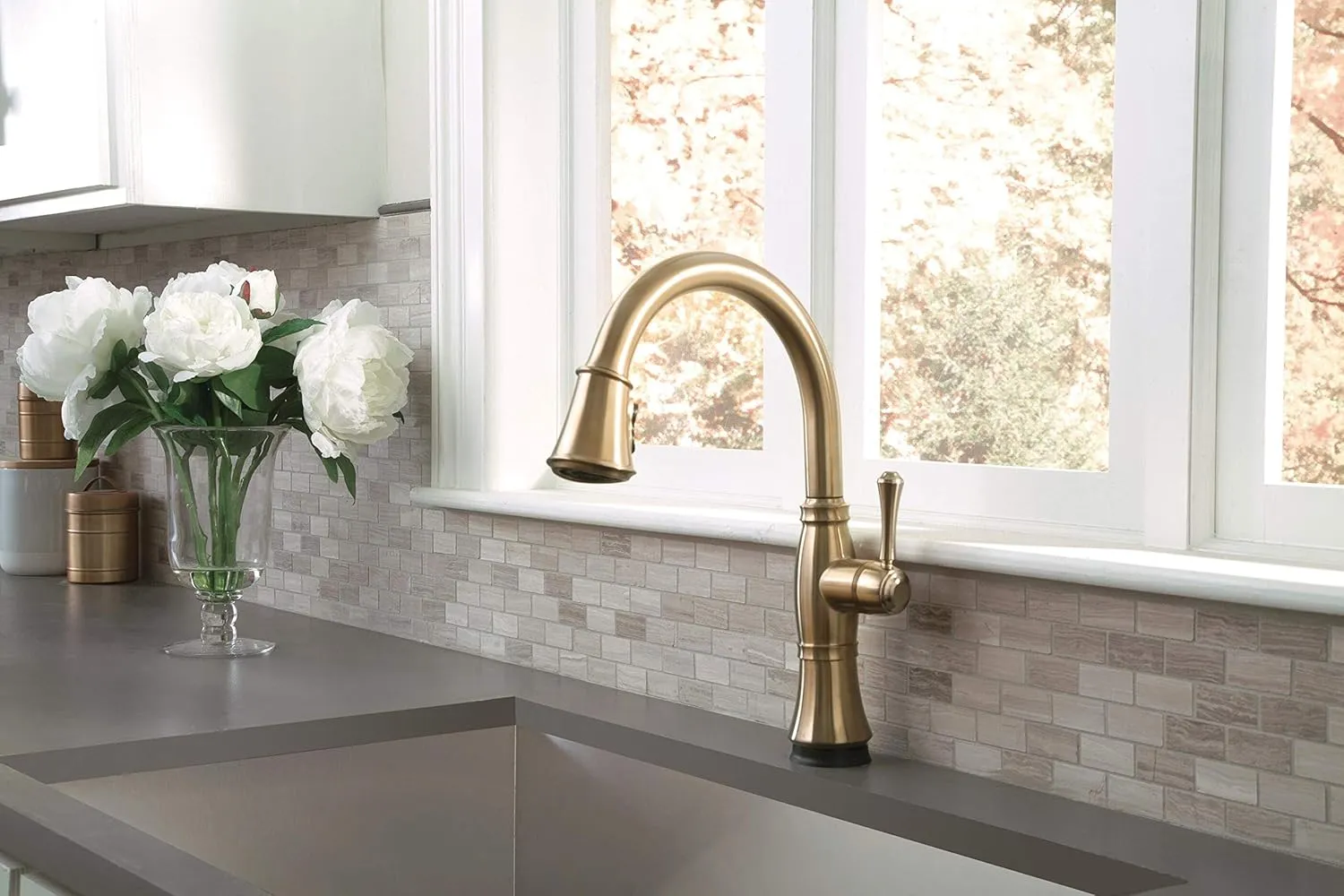 Delta 9197T-CZ-PR-DST Cassidy Kitchen Faucet, Lumicoat Champagne Bronze