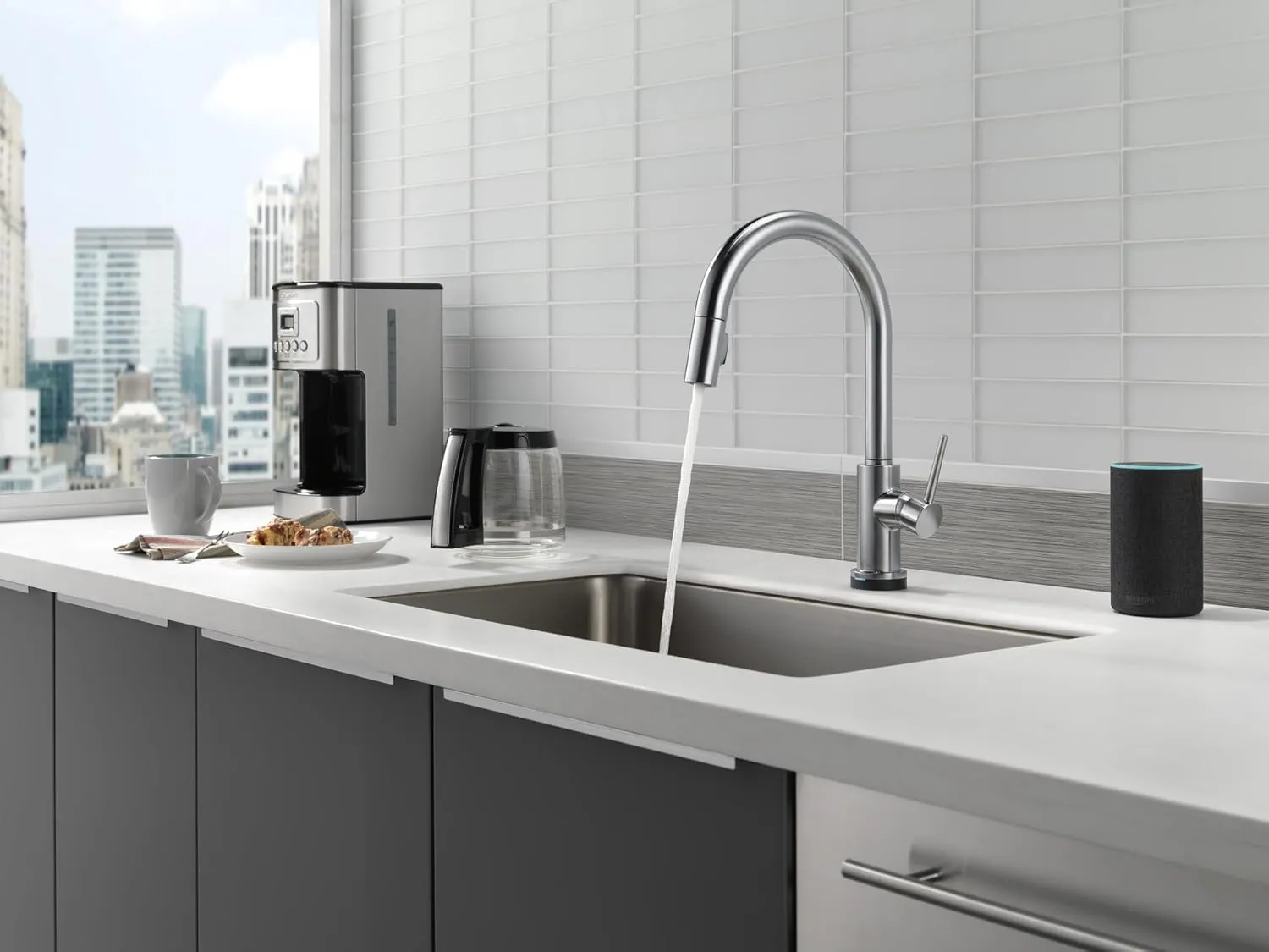 Delta Faucet Trinsic VoiceIQ Touchless Kitchen Faucet with Pull Down Sprayer, Smart Faucet, Alexa and Google Assistant Voice Activated, Gold Kitchen Faucet, Champagne Bronze 9159TV-CZ-DST