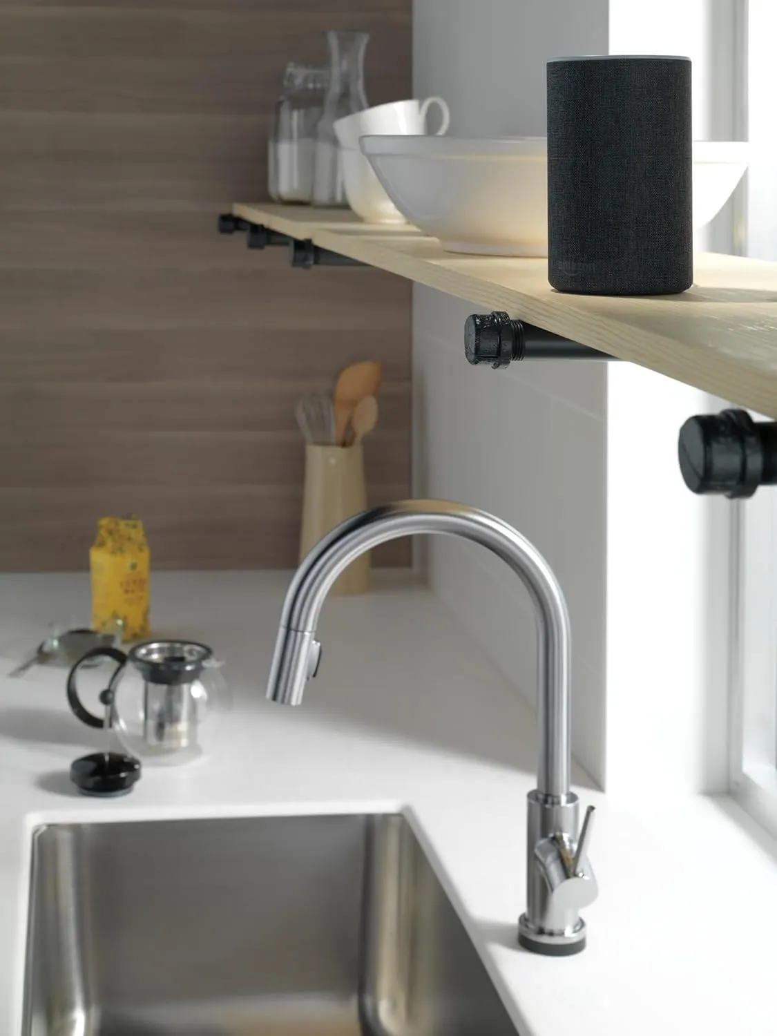 Delta Faucet Trinsic VoiceIQ Touchless Kitchen Faucet with Pull Down Sprayer, Smart Faucet, Alexa and Google Assistant Voice Activated, Gold Kitchen Faucet, Champagne Bronze 9159TV-CZ-DST