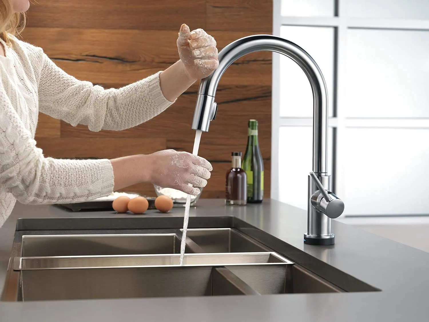 Delta Faucet Trinsic VoiceIQ Touchless Kitchen Faucet with Pull Down Sprayer, Smart Faucet, Alexa and Google Assistant Voice Activated, Kitchen Sink Faucet, Arctic Stainless 9159TV-AR-DST