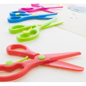 Kids Plastic Safety Scissors 5"