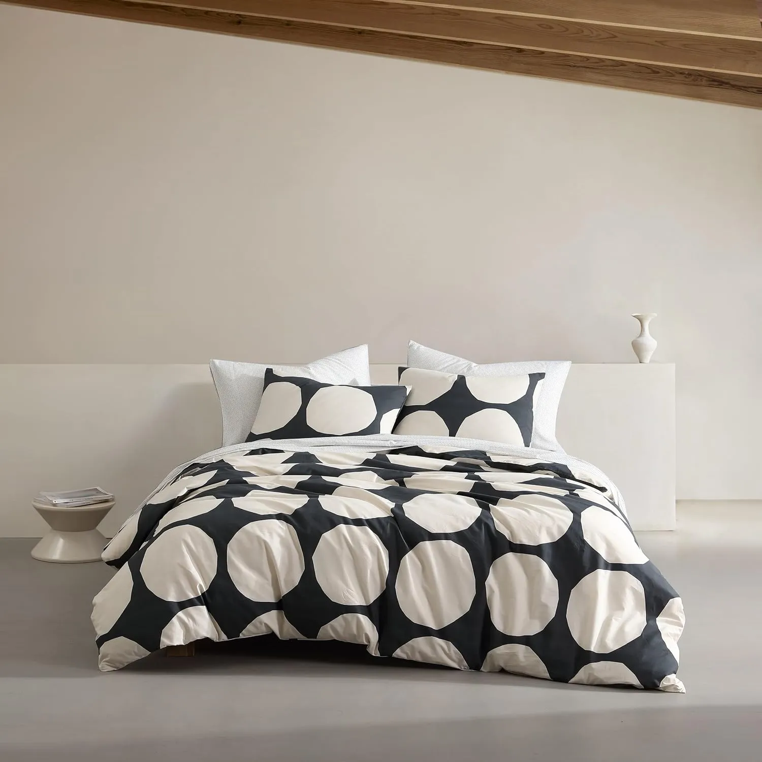 MARIMEKKO - King Duvet Cover Set, Organic Cotton Bedding with Matching Shams, Bold & Modern Home Decor, GOTS Certified (Kivet Grey, King)
