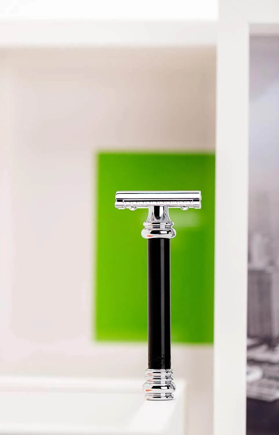 MERKUR 38B Double Edge Safety Razor - Black Handle | Extra Large Barber Pole Grip Brass Handle | Made in Germany | Plastic-Free | Two Piece Design | Closed Comb | Straight Bar