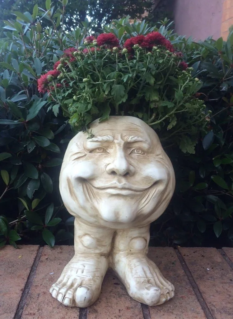 Muggly's Homestyle 37388 Papa John and Petunia 12" Face Planter Antique White Garden Statue