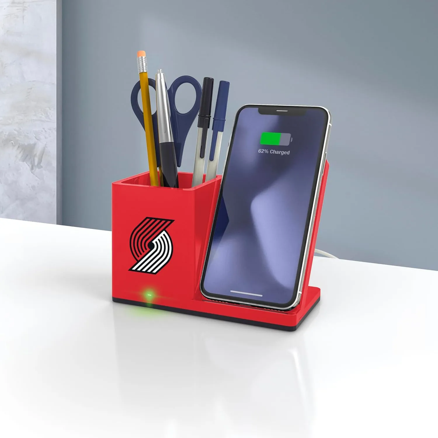 ‎SOAR Wireless Charger and Desktop Organizer