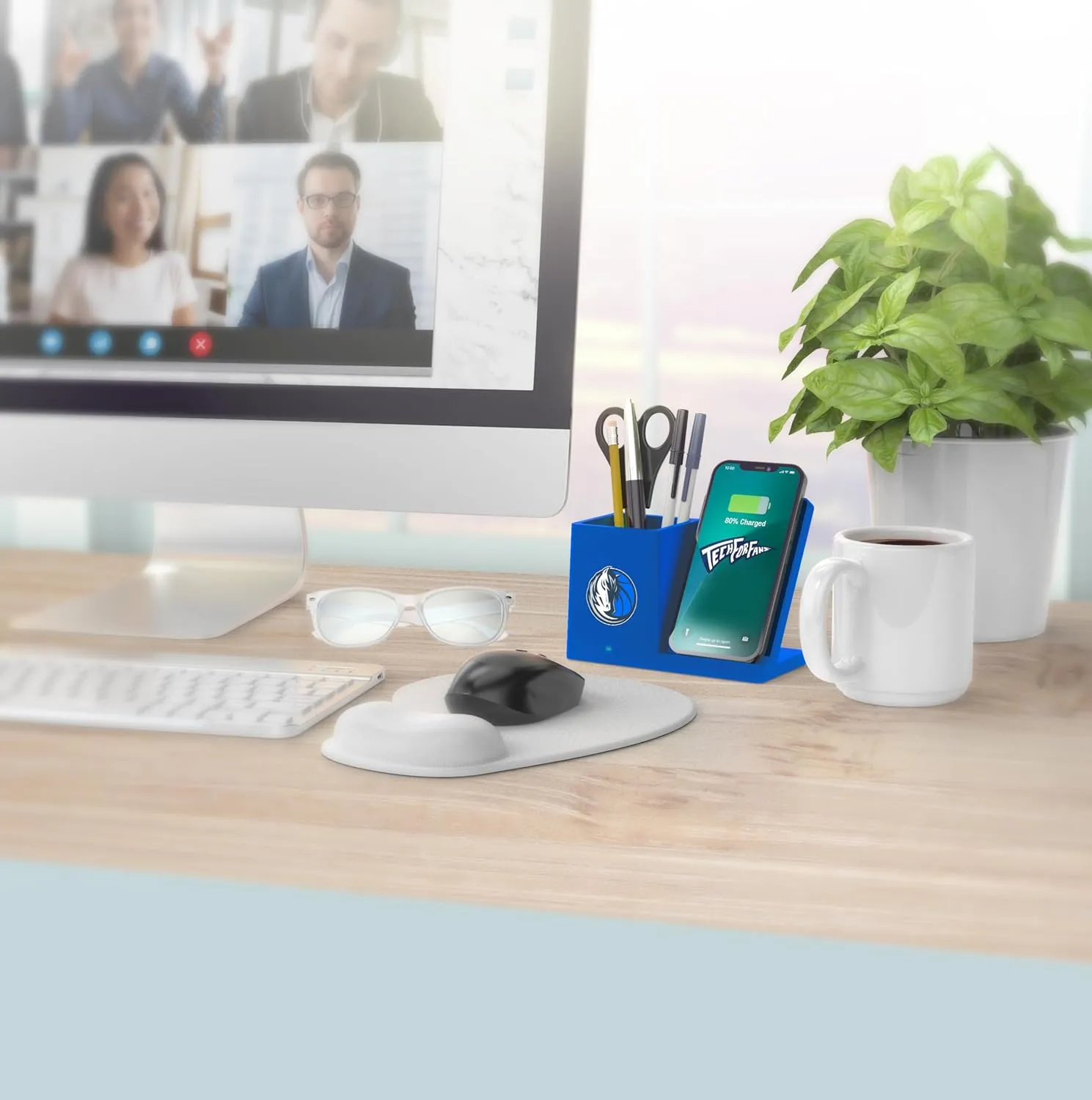 ‎SOAR Wireless Charger and Desktop Organizer