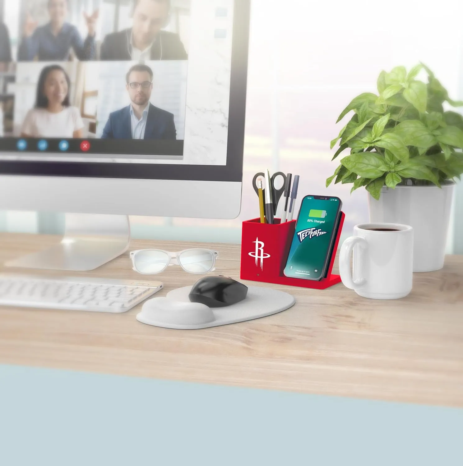 ‎SOAR Wireless Charger and Desktop Organizer