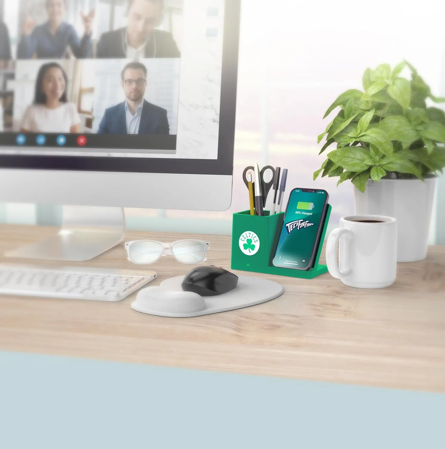 ‎SOAR Wireless Charger and Desktop Organizer