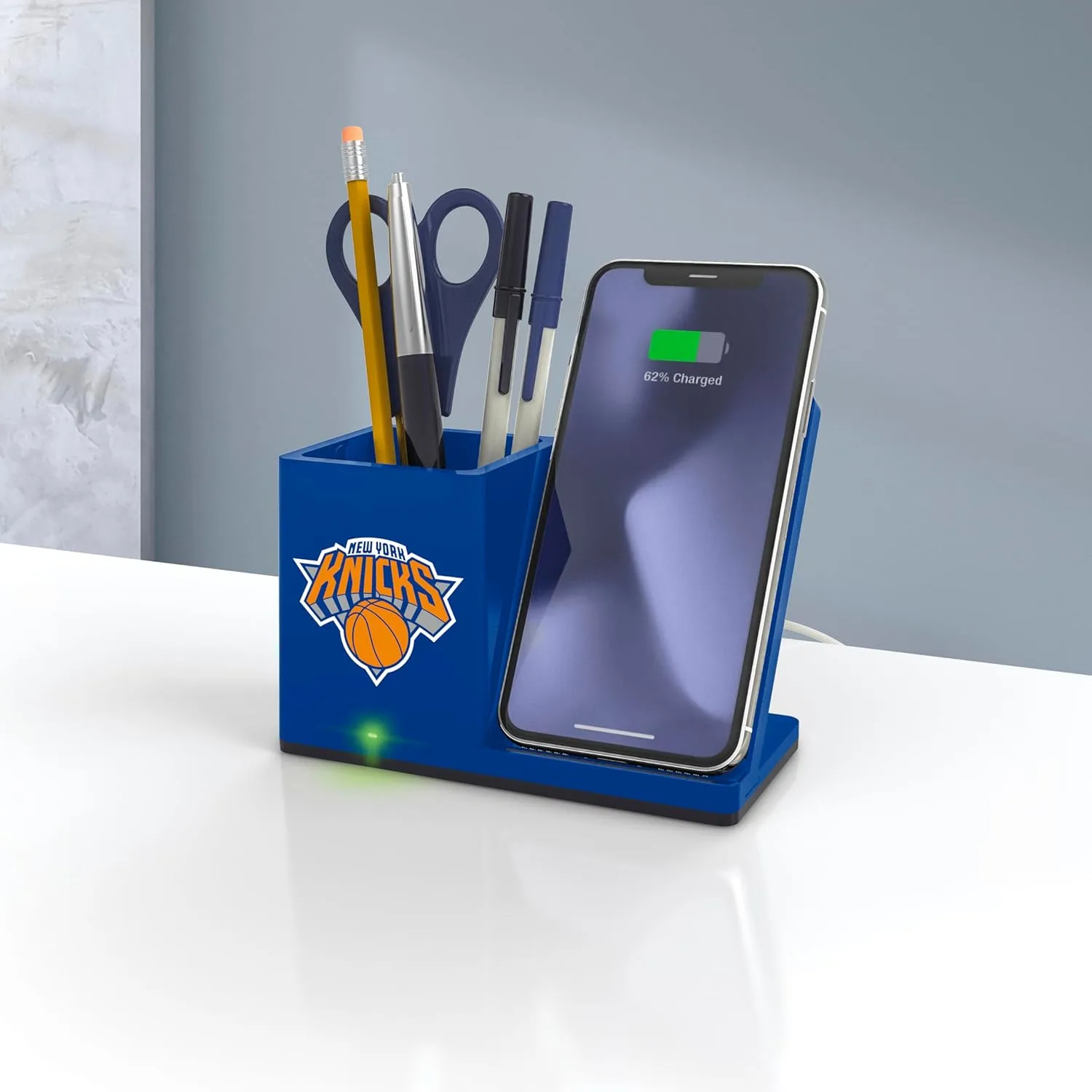 ‎SOAR Wireless Charger and Desktop Organizer
