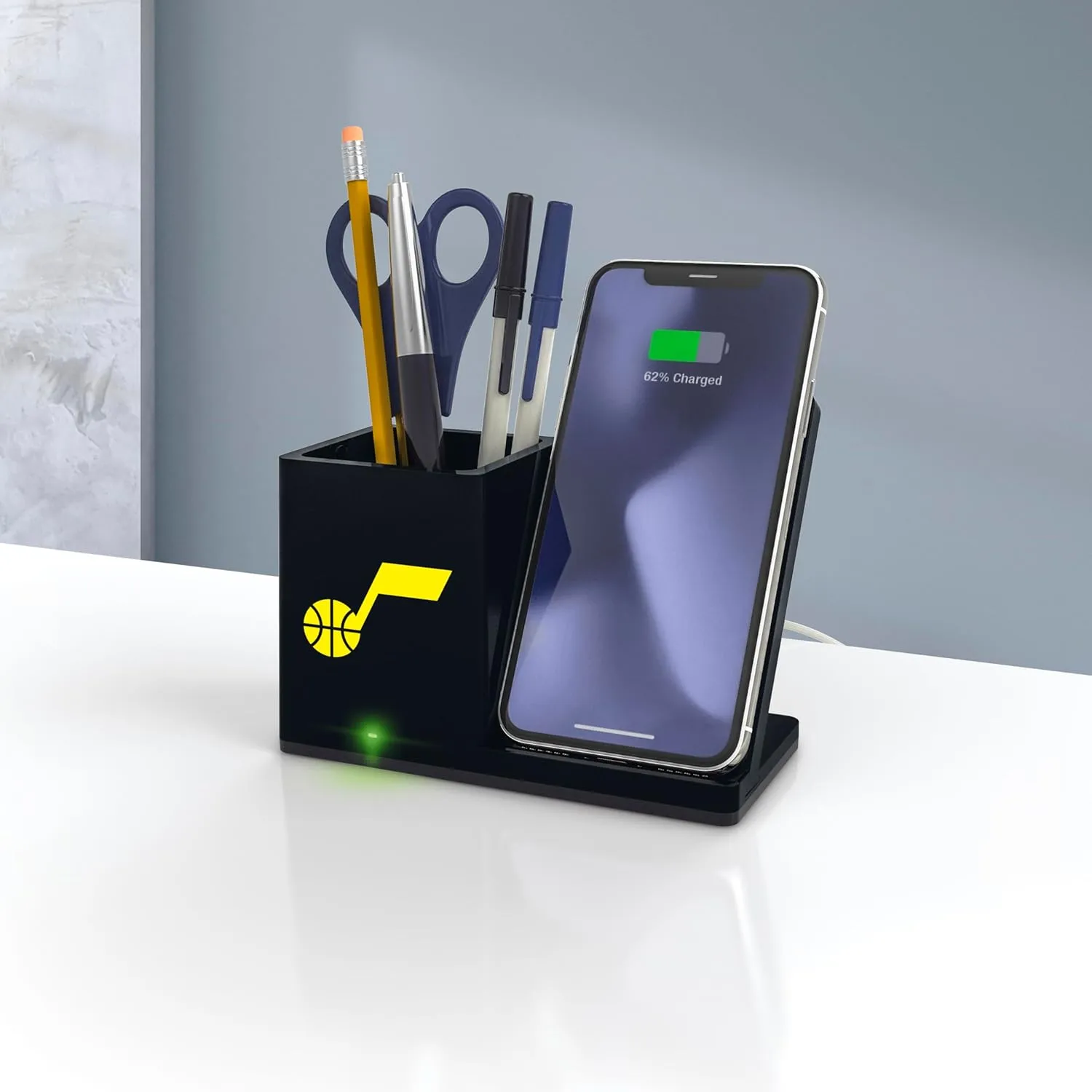 ‎SOAR Wireless Charger and Desktop Organizer