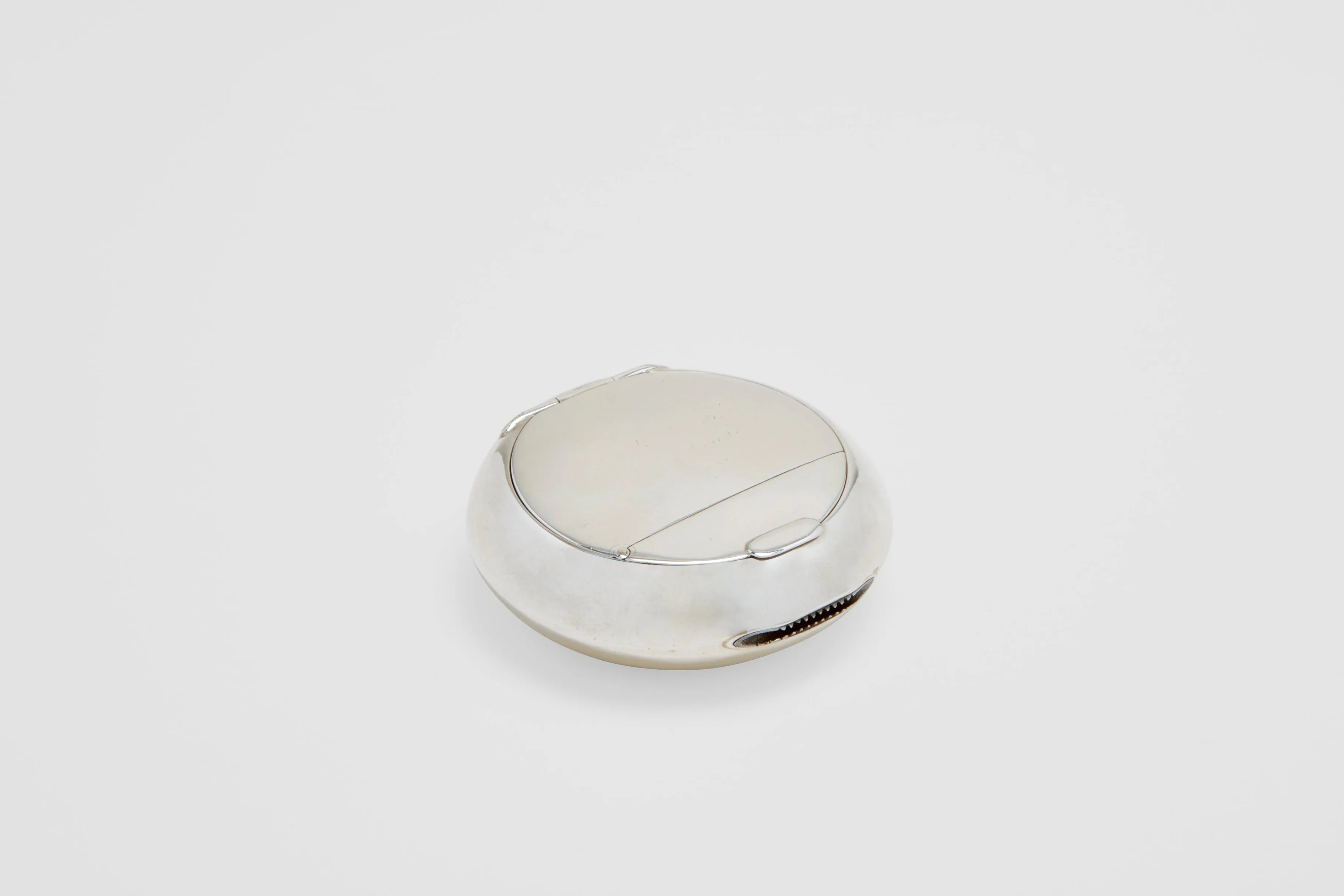 Tobacco Pot with Vesta