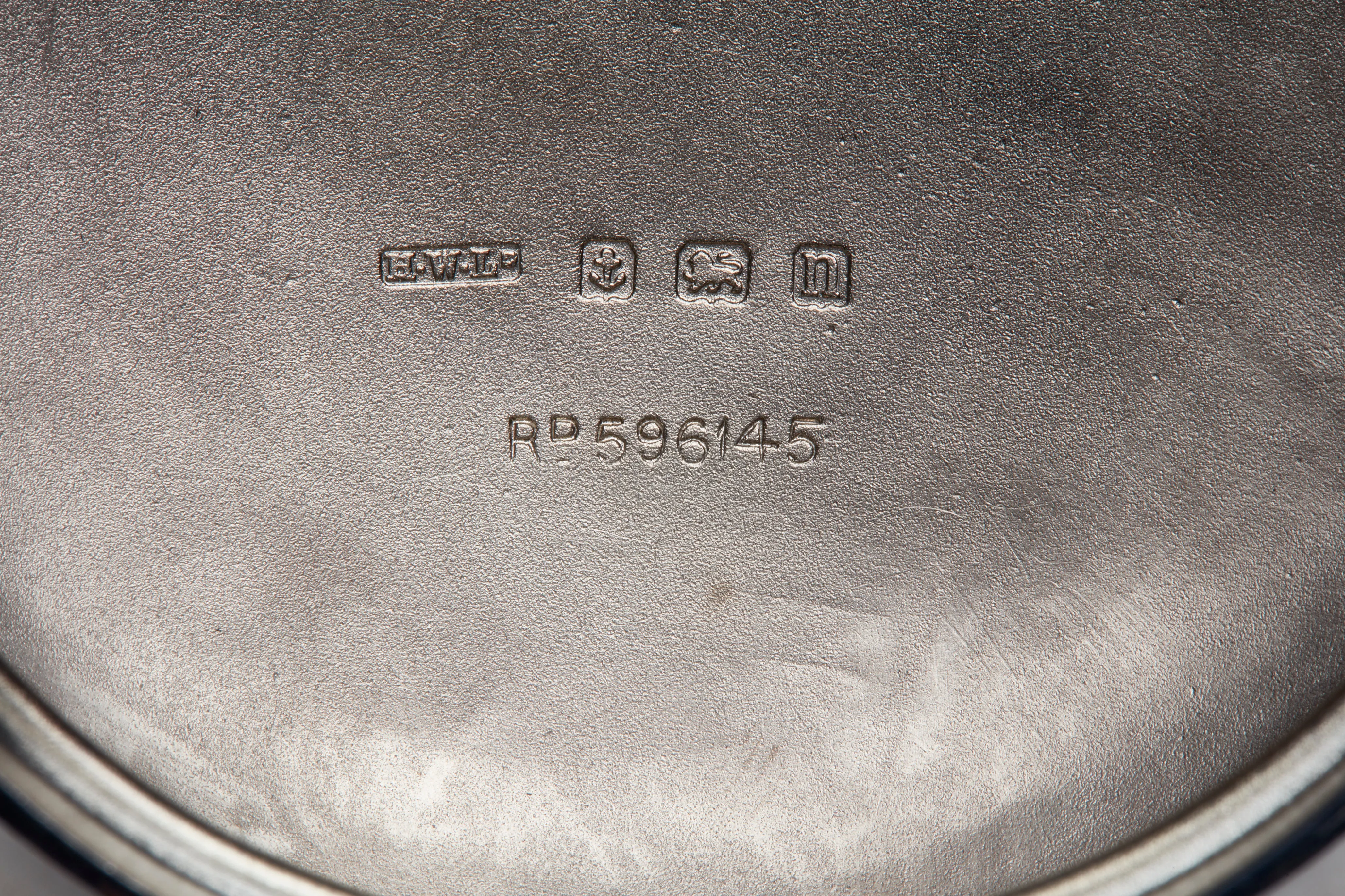 Tobacco Pot with Vesta