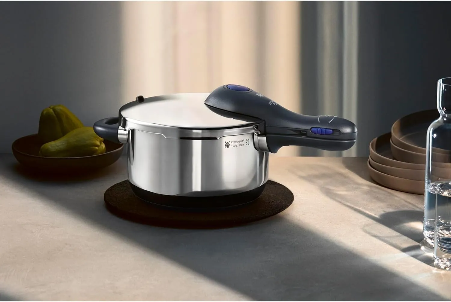 WMF Perfect Plus – Quick Cooker Ø 22 cm Diameter 4 Litres and a Half with Flame Protection Cromargan Stainless Steel for Induction