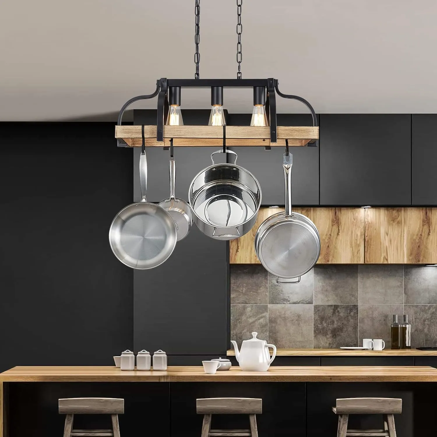 WUZUPS 3-Light Metal Pot Hanging Rack Chandelier Imitation Light Wood Grain Linear Pendant Ceiling Lighting Rustic Farmhouse Fixture Kitchen Island Dining Room, H 9.8" L 24.8" W11.8, E26 Base, Black
